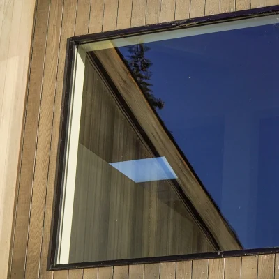 finestra-bilico-design-moderno Sezione profilo in alluminio a taglio termico con barriera isolante per finestre Jesolo